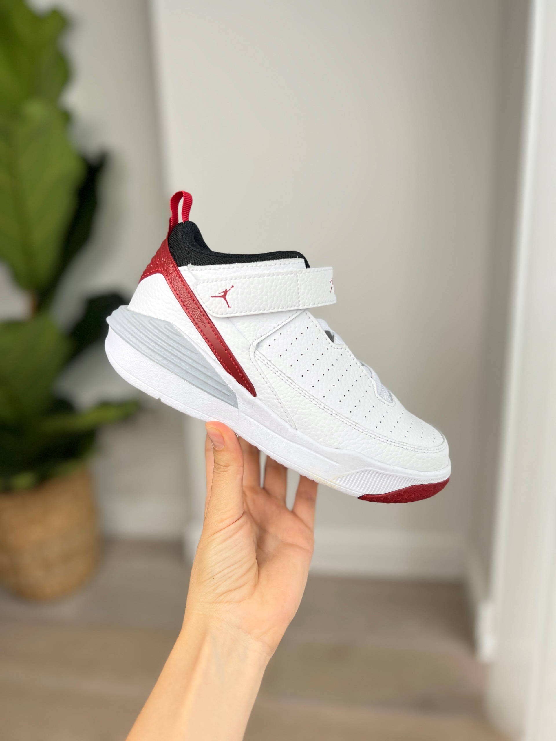 Дитячі кросівки Jordan Max Aura 5 'Black Cement' DZ4353-061 01